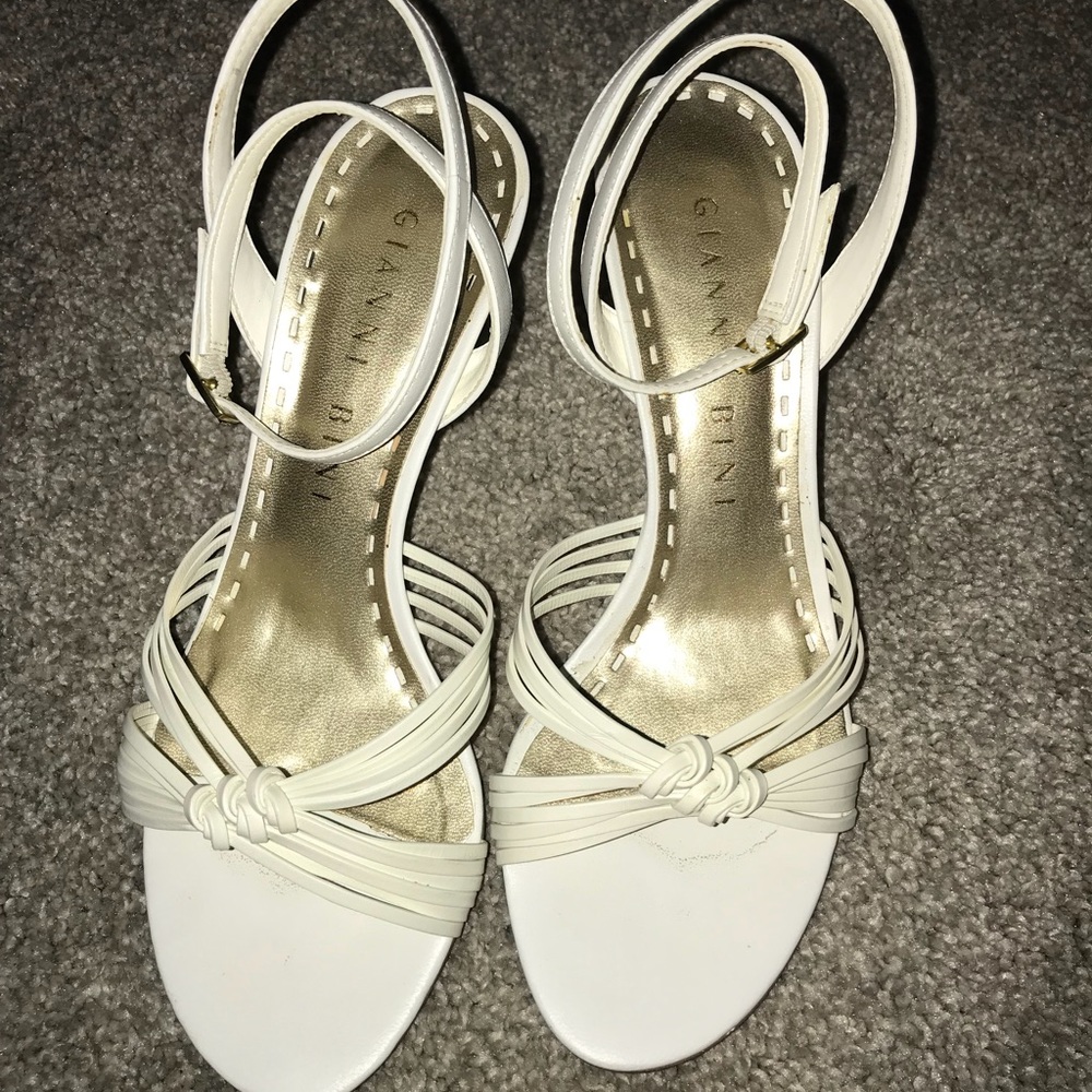 Gianni Bini Leather Heels “Ivete”